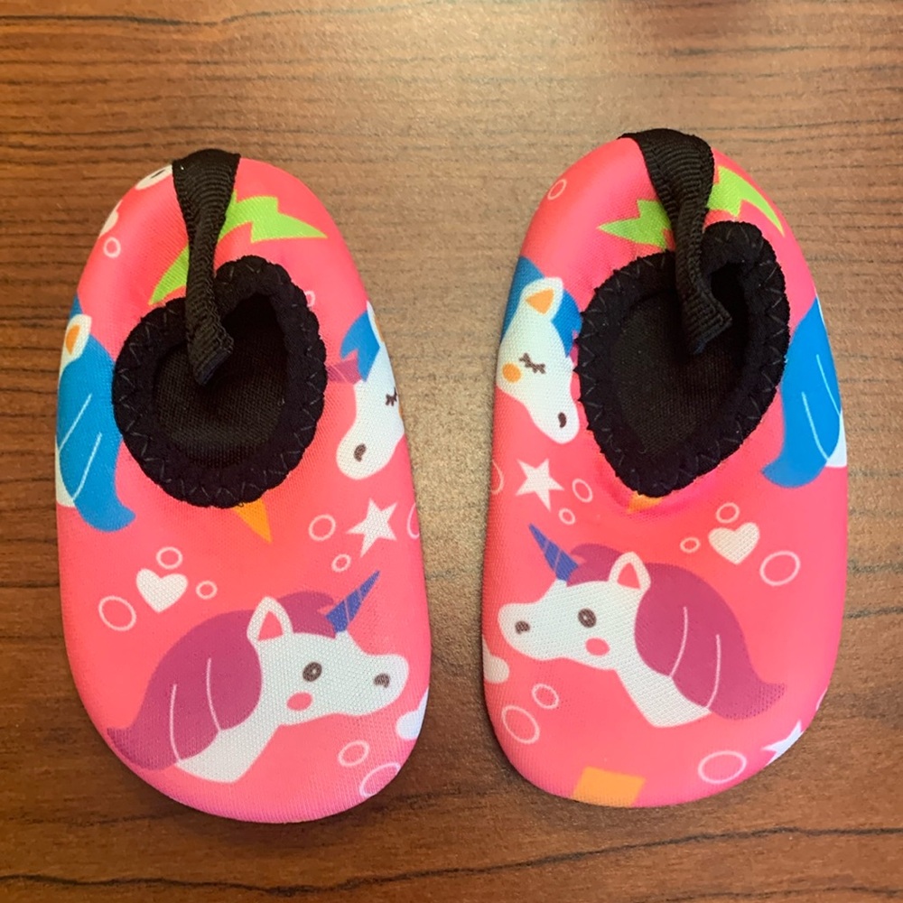 NWOT baby sand/water shoes